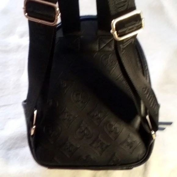 JUICY COUTURE BLACK MEDIUM SIZE BACKPACK NEW W/ TAGS! - Picture 12 of 16